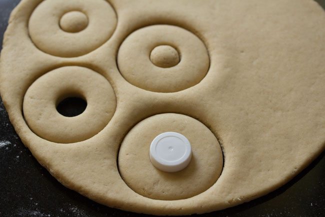 making eggless donut using a lid