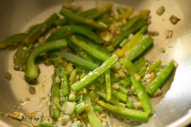 stir frying capsicum 