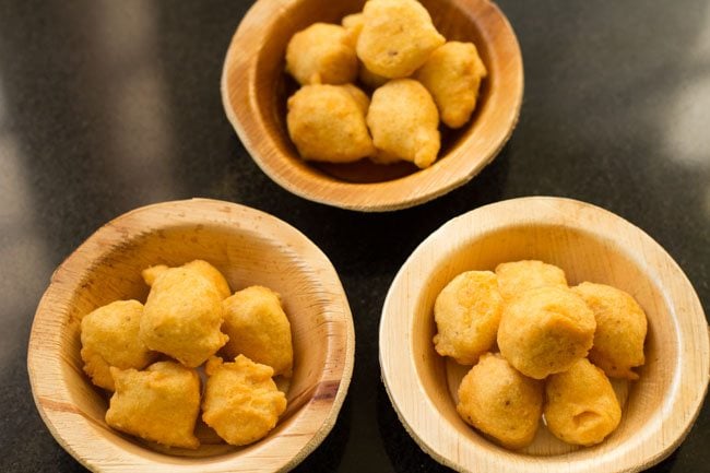 6 to 7 ram ladoos added in individual serving bowls. 