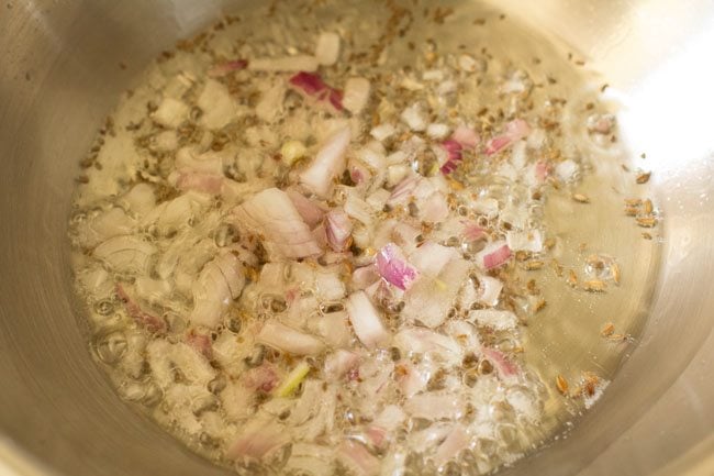 onions for making veg kathi rolls recipe