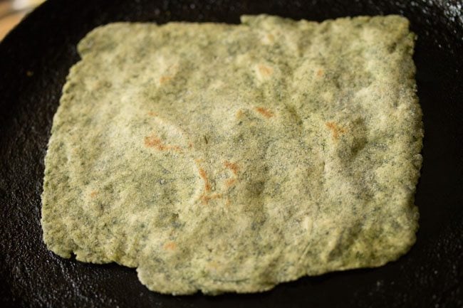 Bathua Ka Paratha  Healthy Bathua Recipe  - 21