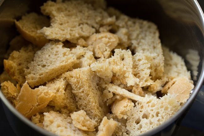 bread slices in a grinder jar