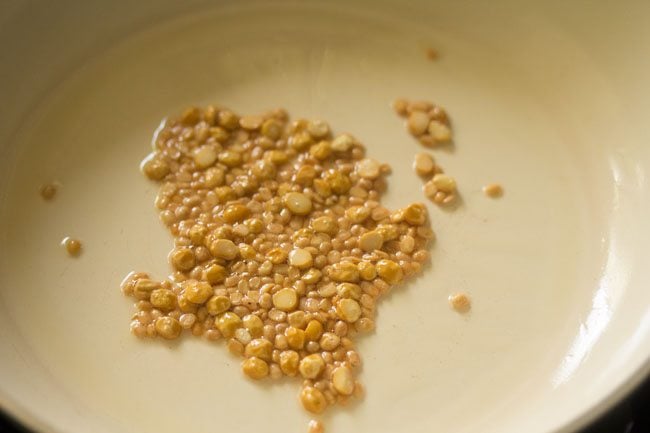 chana dal in the pan