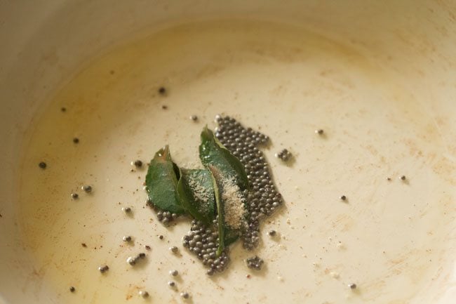 curry leaves added to pan