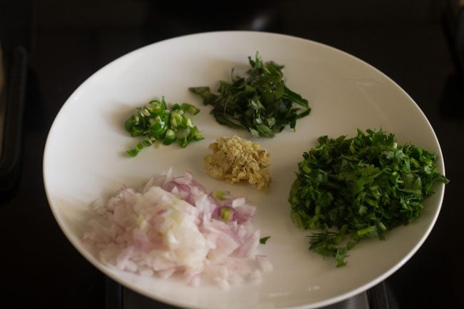 ingredients for carrot paratha