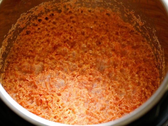 pressure cooked carrot halwa mixture