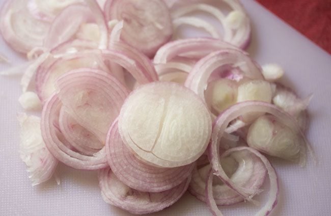 onions for making vengaya bajji recipe