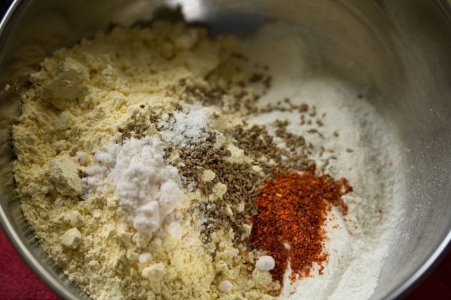 spices to make vengaya bajji recipe