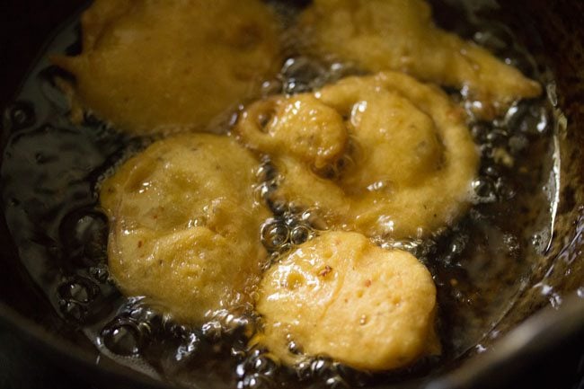 frying bajji - vengaya bajji recipe