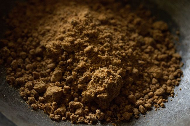  jaggery pour préparer la recette de chikki aux arachides