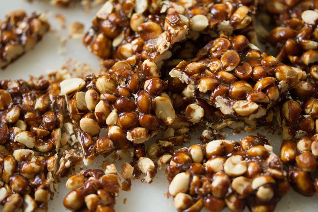 ricetta chikki di arachidi, ricetta fragile di arachidi, ricetta chikki