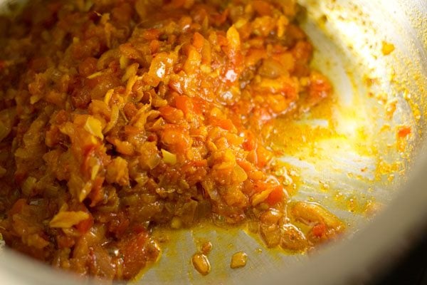 sauteing onion tomato masala