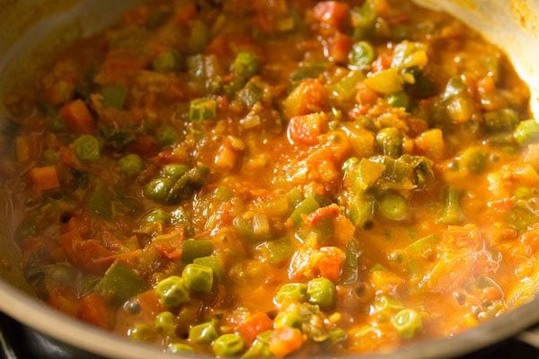 cooking vegetable mixture. 