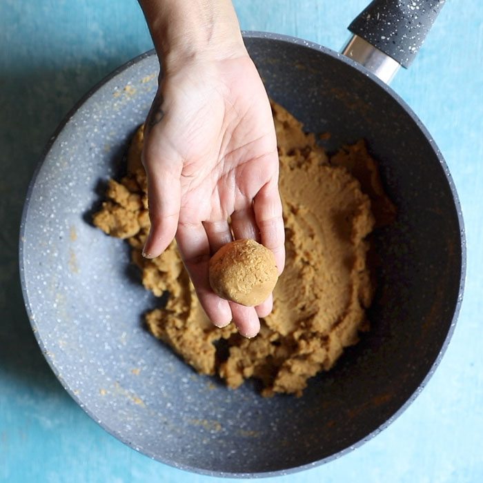 making poornam boorelu recipe