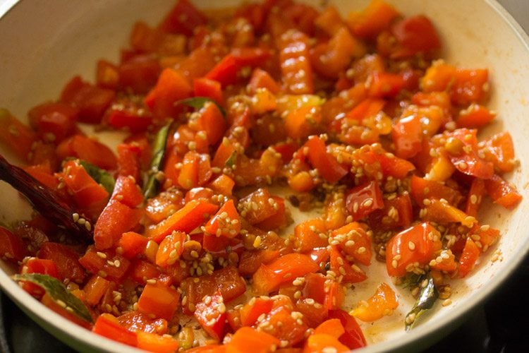 saute capsicum in the pan