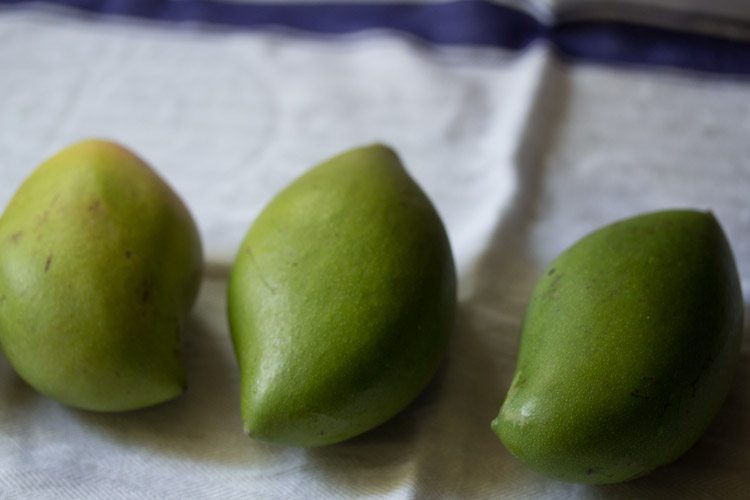 drying unripe mangoes for avakai