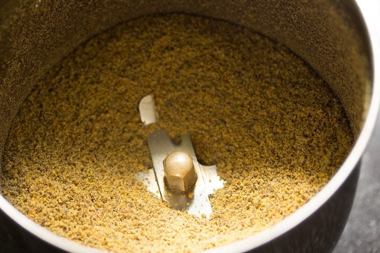 grinding mustard seeds to a semi fine powder