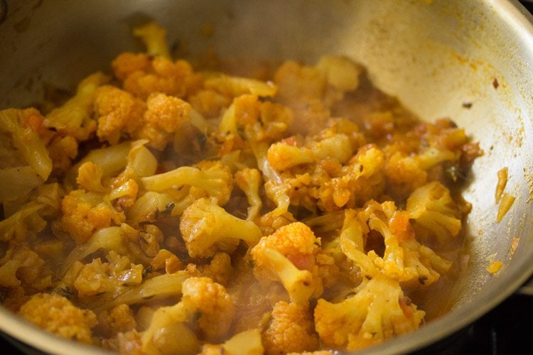 cooked cauliflower curry. 