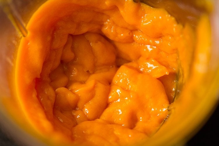 mango purée after blending.