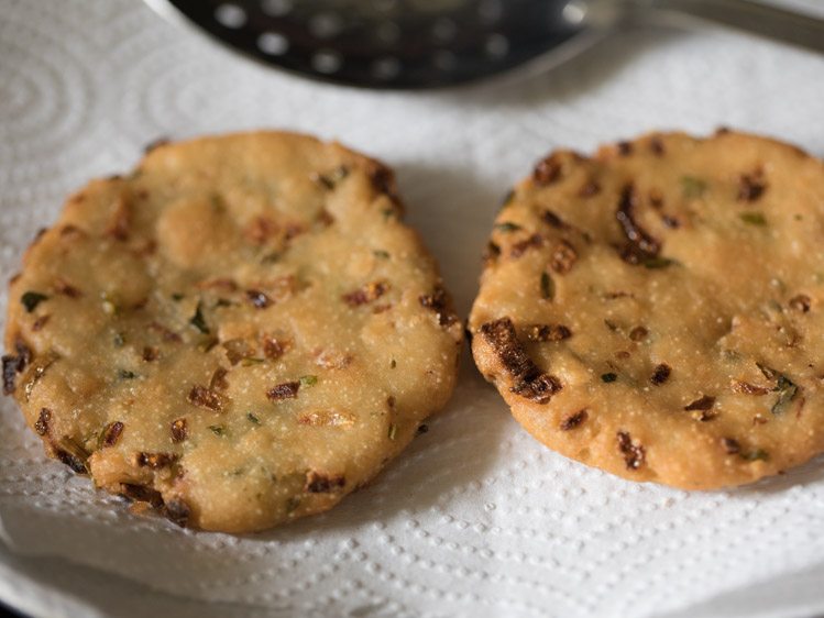 making maddur vada recipe