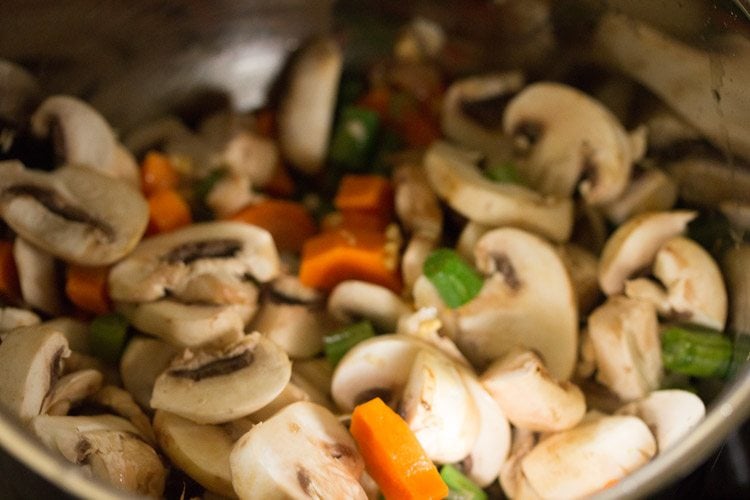 preparare la ricetta della zuppa di tom yum