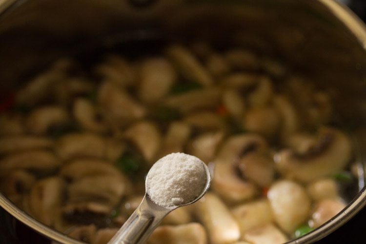 prepararea rețetei de supă tom yum