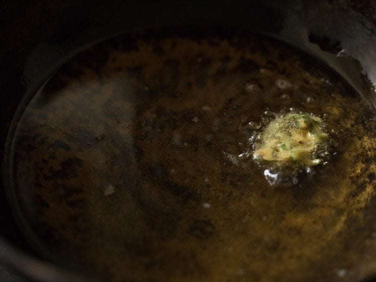 making arbi patta pakoda recipe