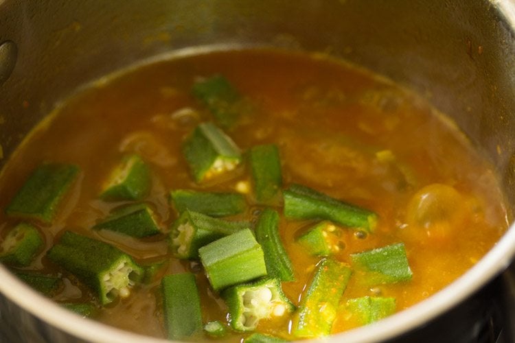 making bhindi salan recipe