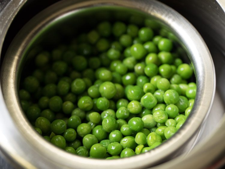 matar for making dry green peas recipe