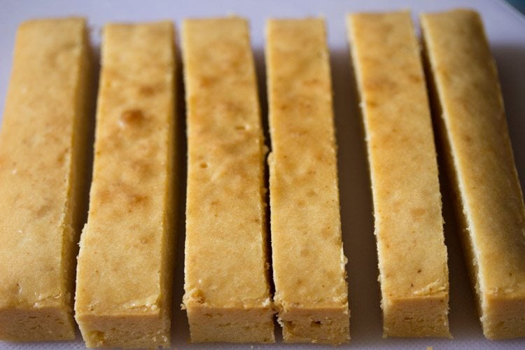 6 vertical slices of sponge