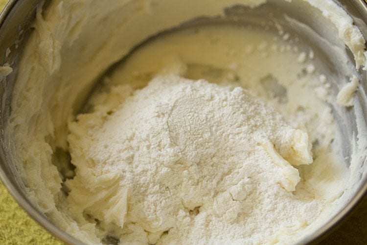 powdered sugar added to mascarpone