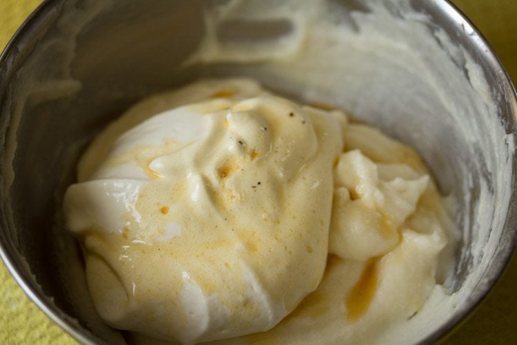 vanilla added to cream