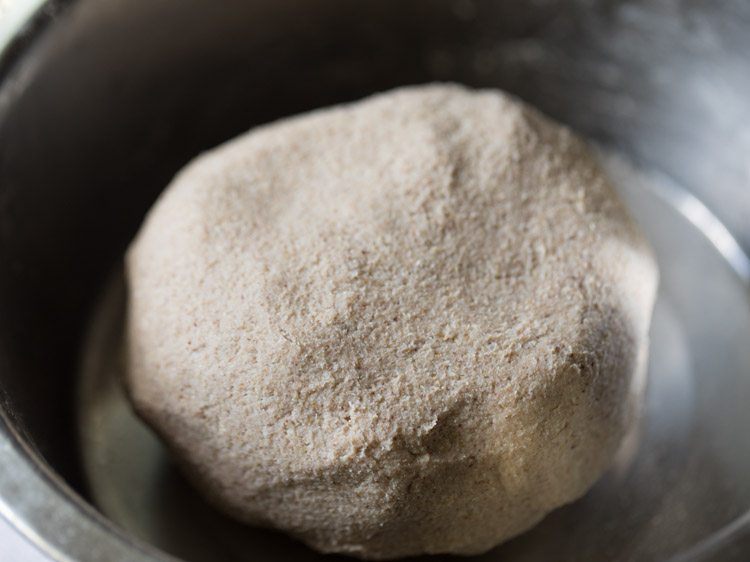 making kuttu ki poori recipe