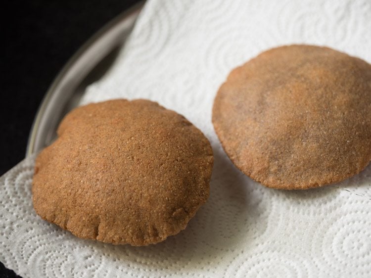 kuttu poori recipe