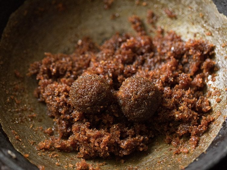 narkel naru shaped from the cooked coconut-jaggery mixture. 