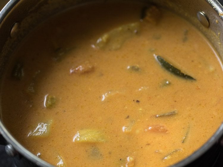 making varutharacha sambar recipe