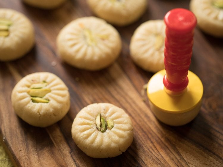 pressing peda with a peda maker