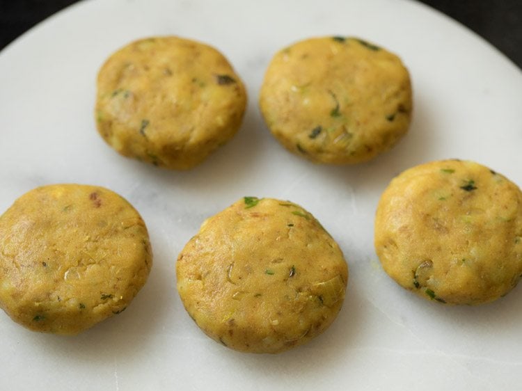 making Bengali aloos chop recipe