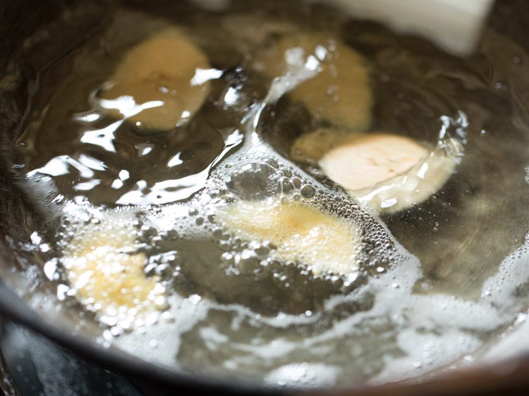 making Kerala nendran banana chips recipe