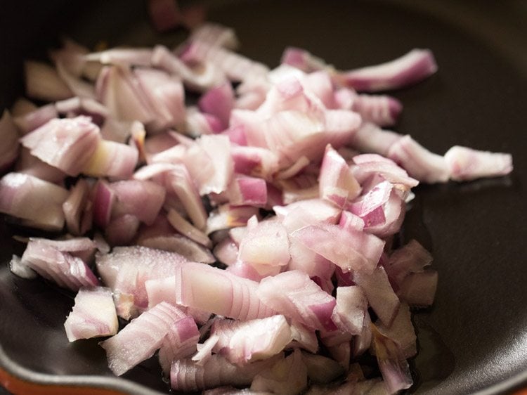 chopped onions added to kadai