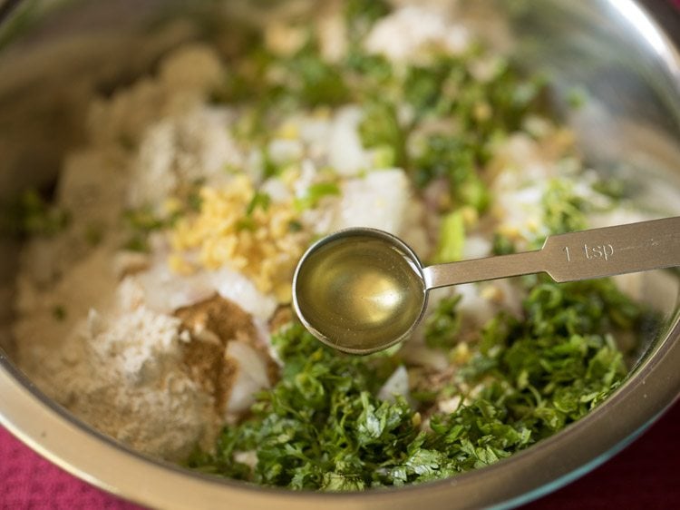 making thalipeeth recipe