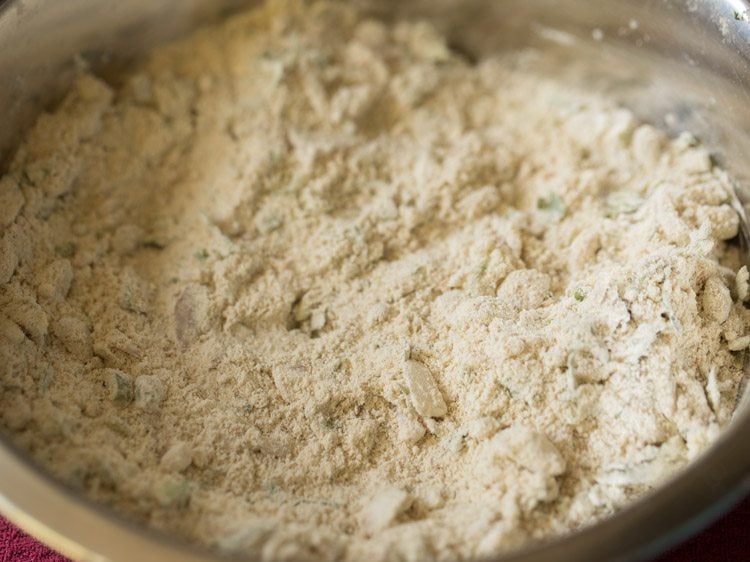 making thalipeeth recipe