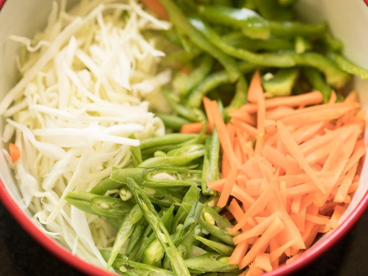 making vegetable noodle soup recipe