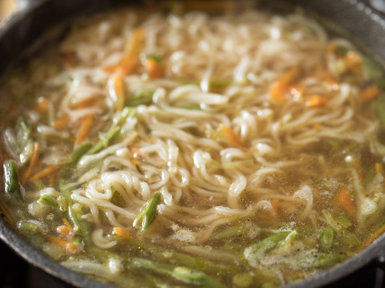 simmer the noodle soup