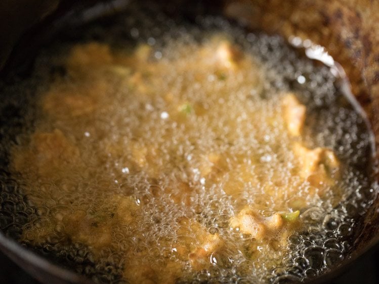 making Chinese pakora recipe