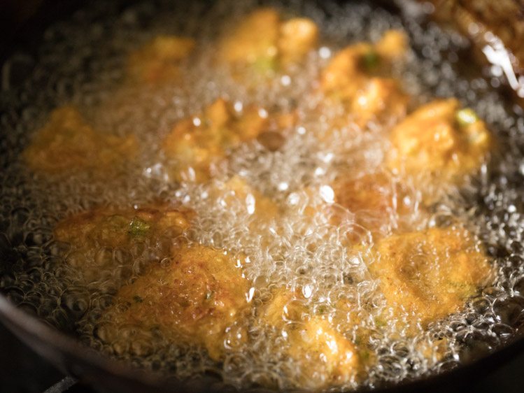 making Chinese pakora recipe