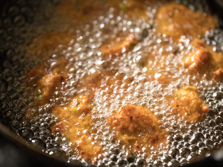 making Chinese pakora recipe