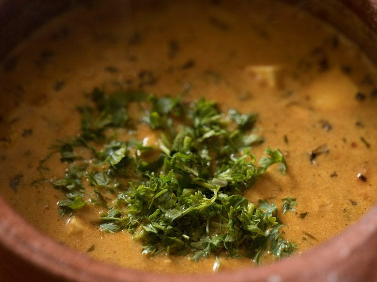 chopped coriander leaves added