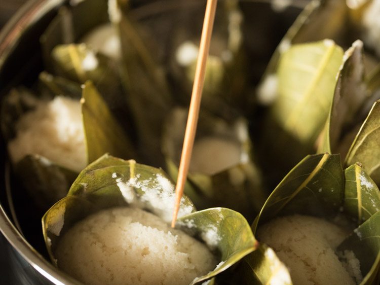 kotte kadubu recipe, idli in jackfruit leaves