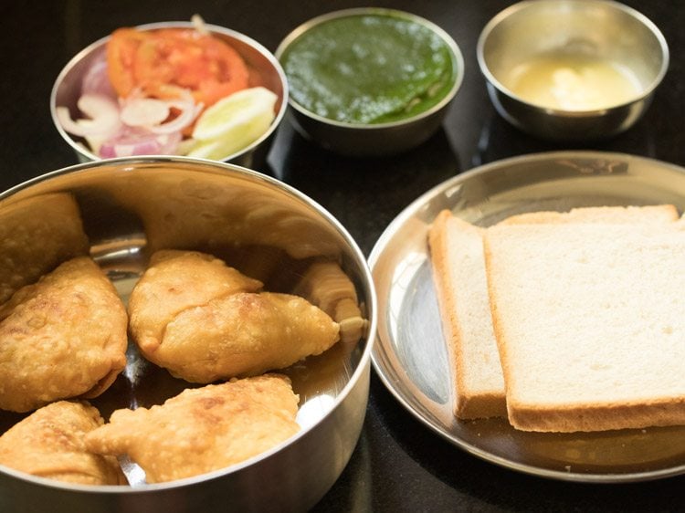 ingredients for making samosa sandwich